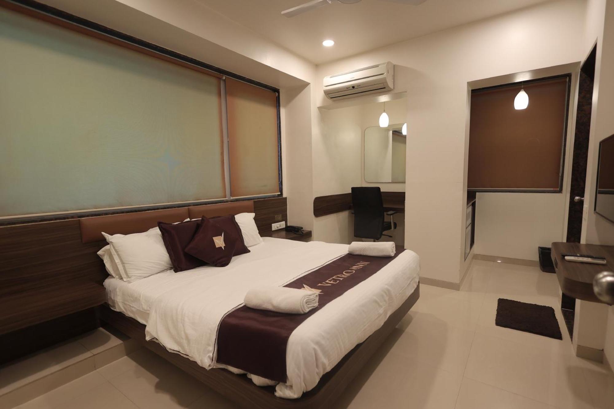 Hotel Vetro Inn Surat Ngoại thất bức ảnh
