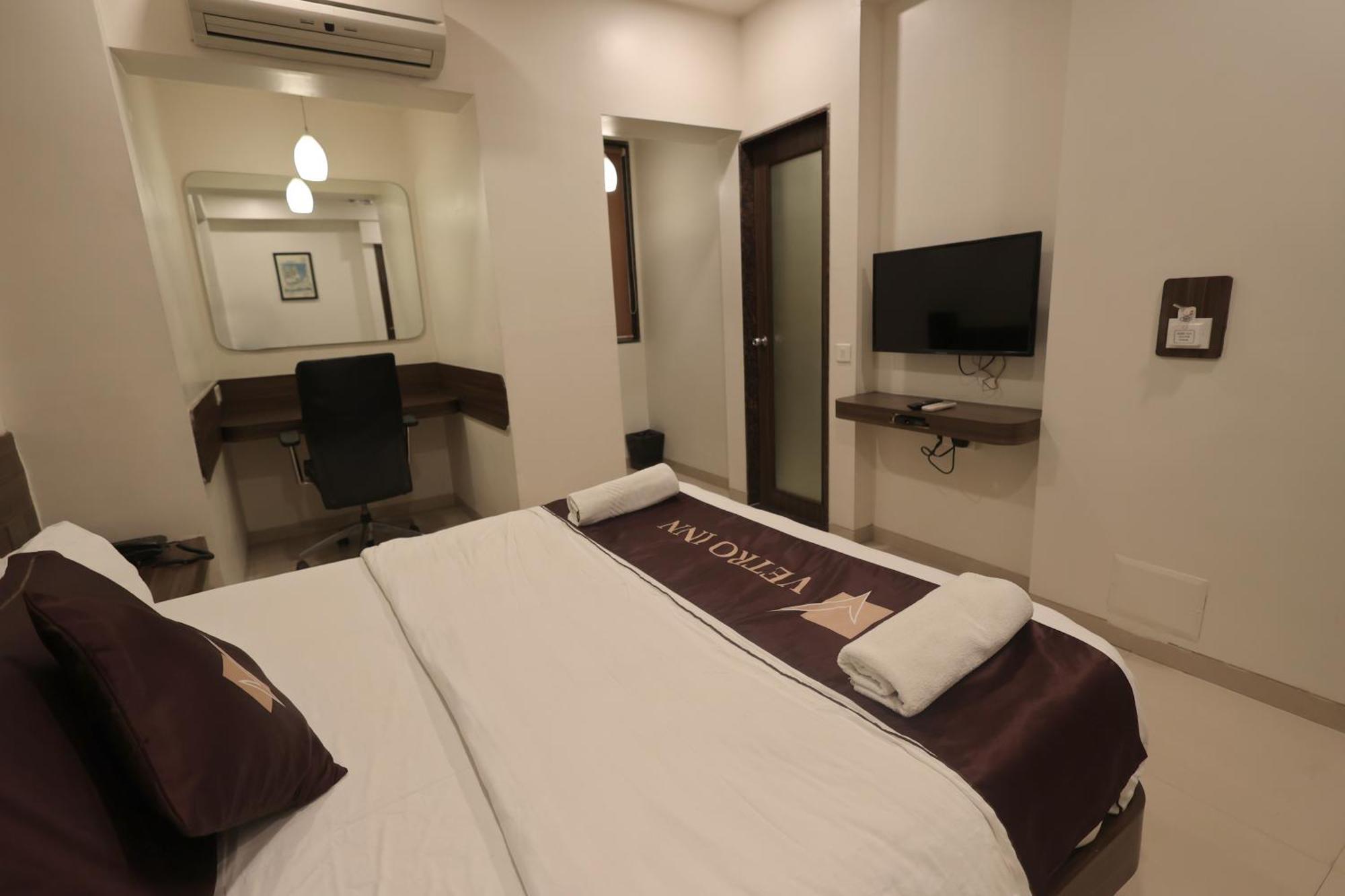 Hotel Vetro Inn Surat Ngoại thất bức ảnh