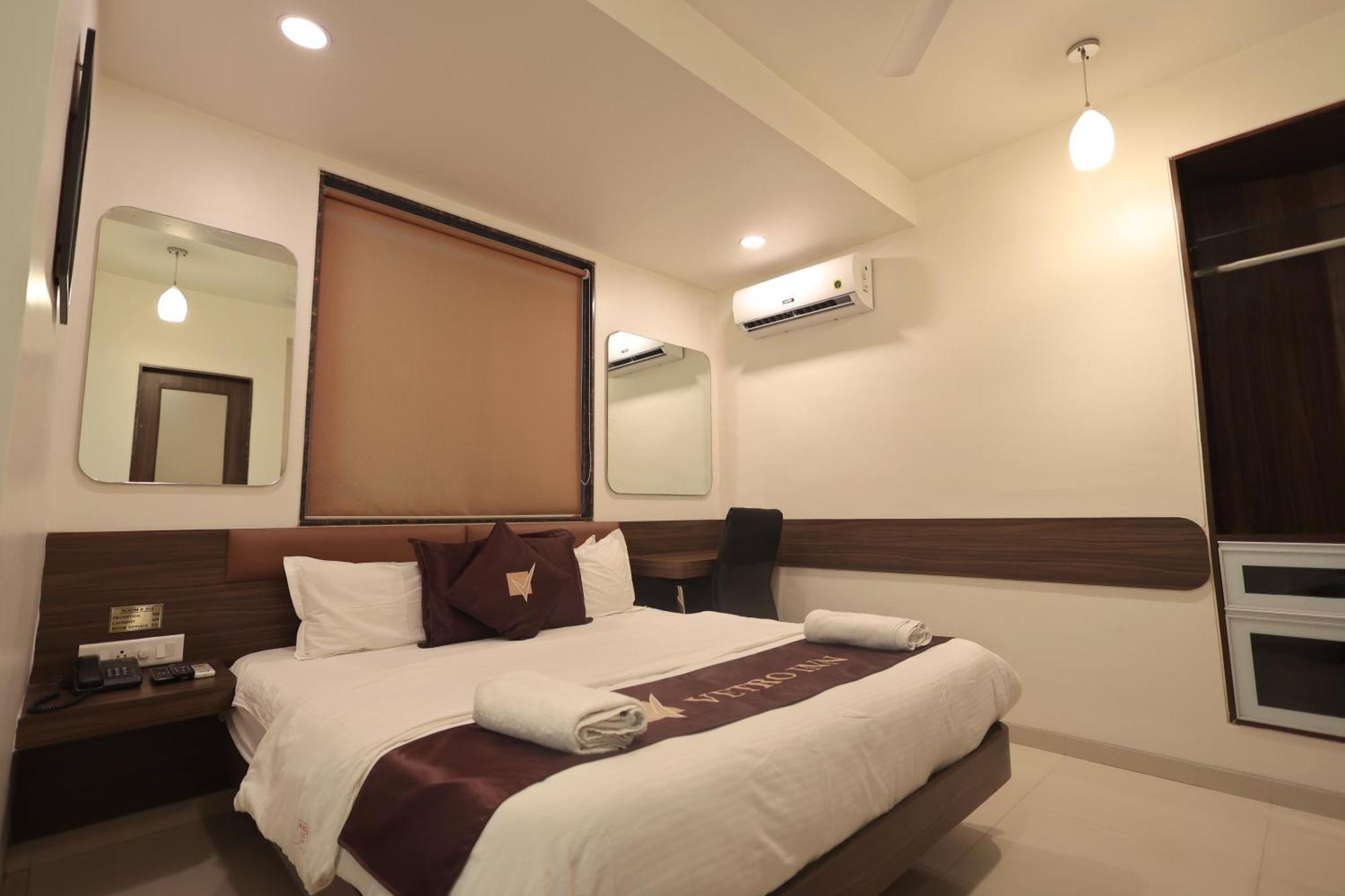 Hotel Vetro Inn Surat Ngoại thất bức ảnh