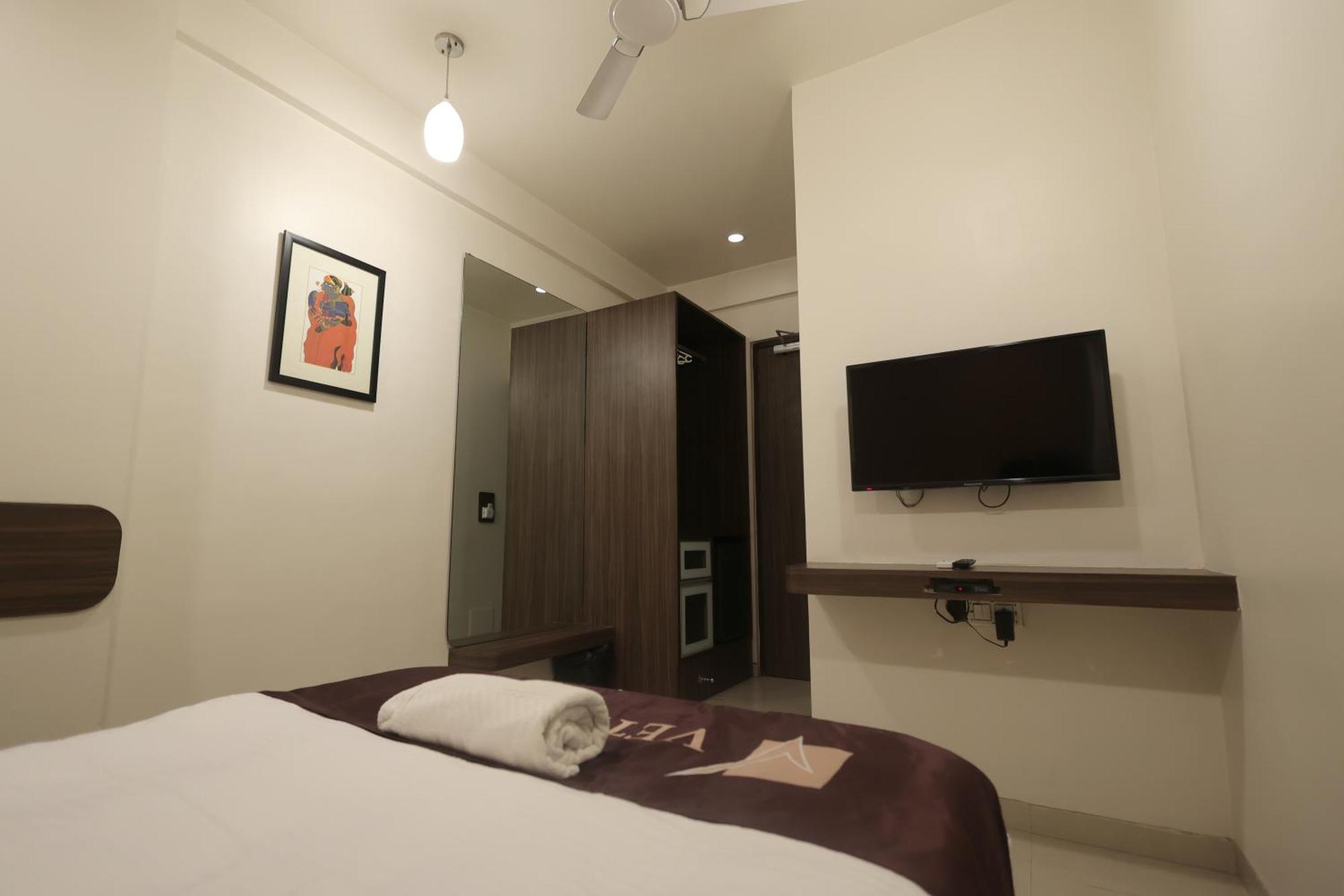 Hotel Vetro Inn Surat Ngoại thất bức ảnh