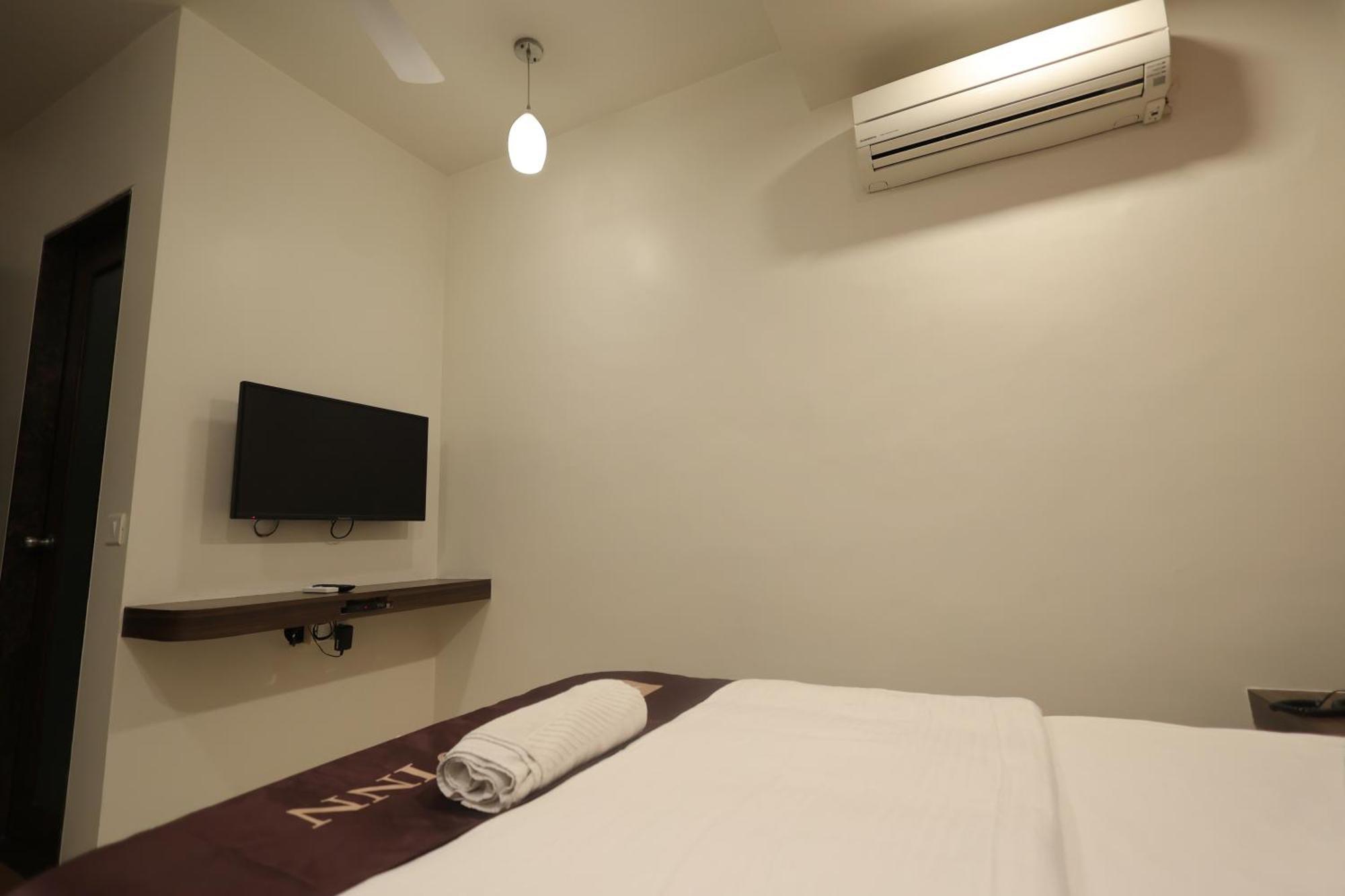 Hotel Vetro Inn Surat Ngoại thất bức ảnh