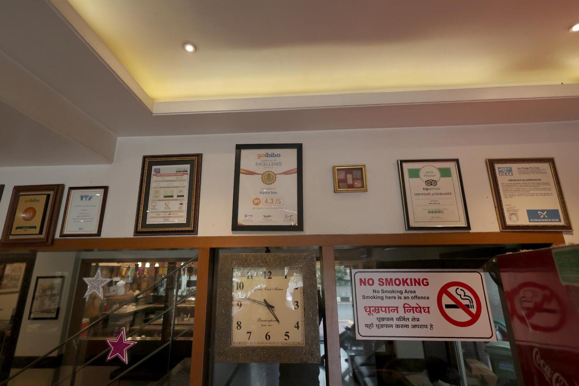 Hotel Vetro Inn Surat Ngoại thất bức ảnh