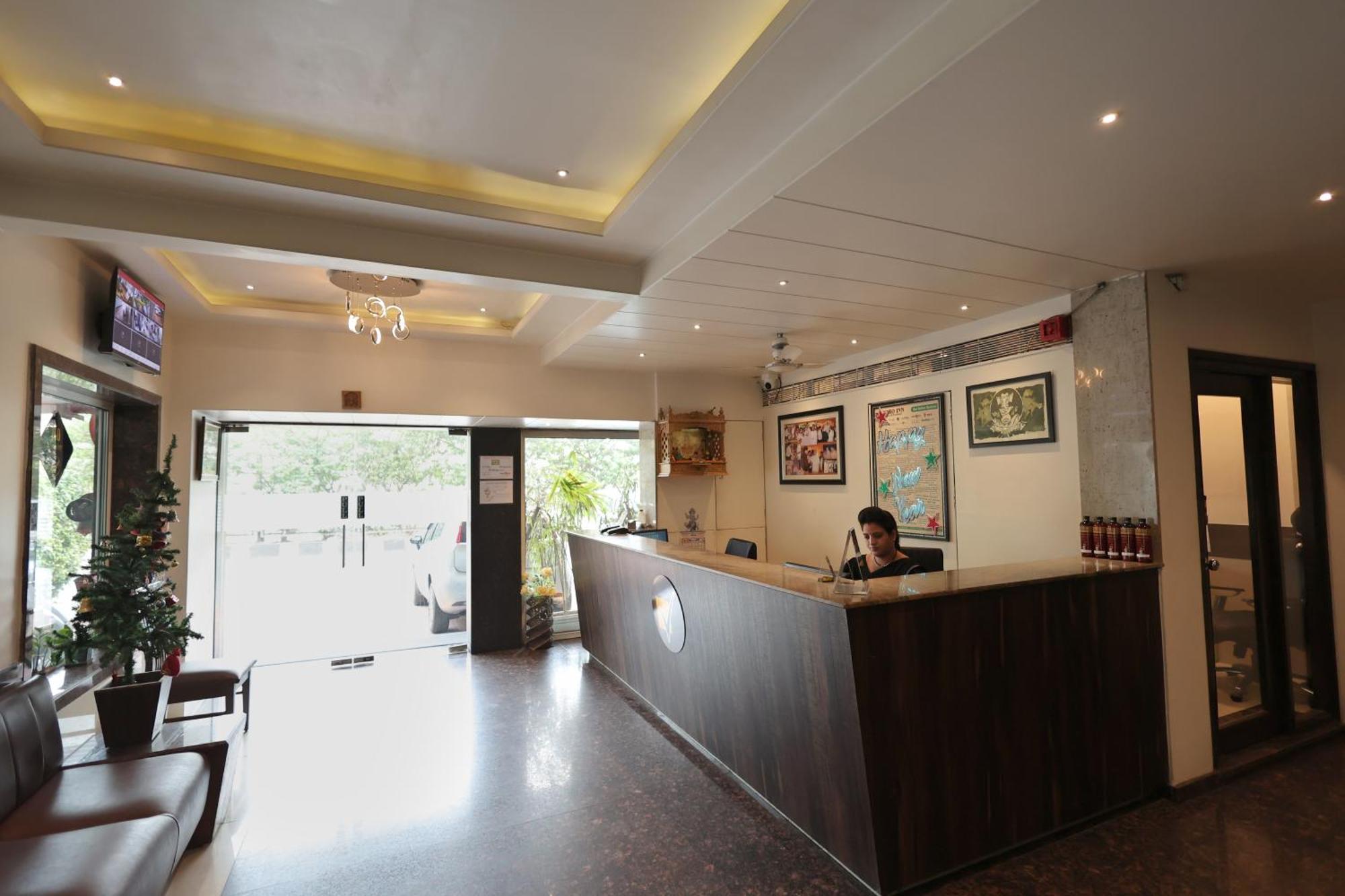 Hotel Vetro Inn Surat Ngoại thất bức ảnh