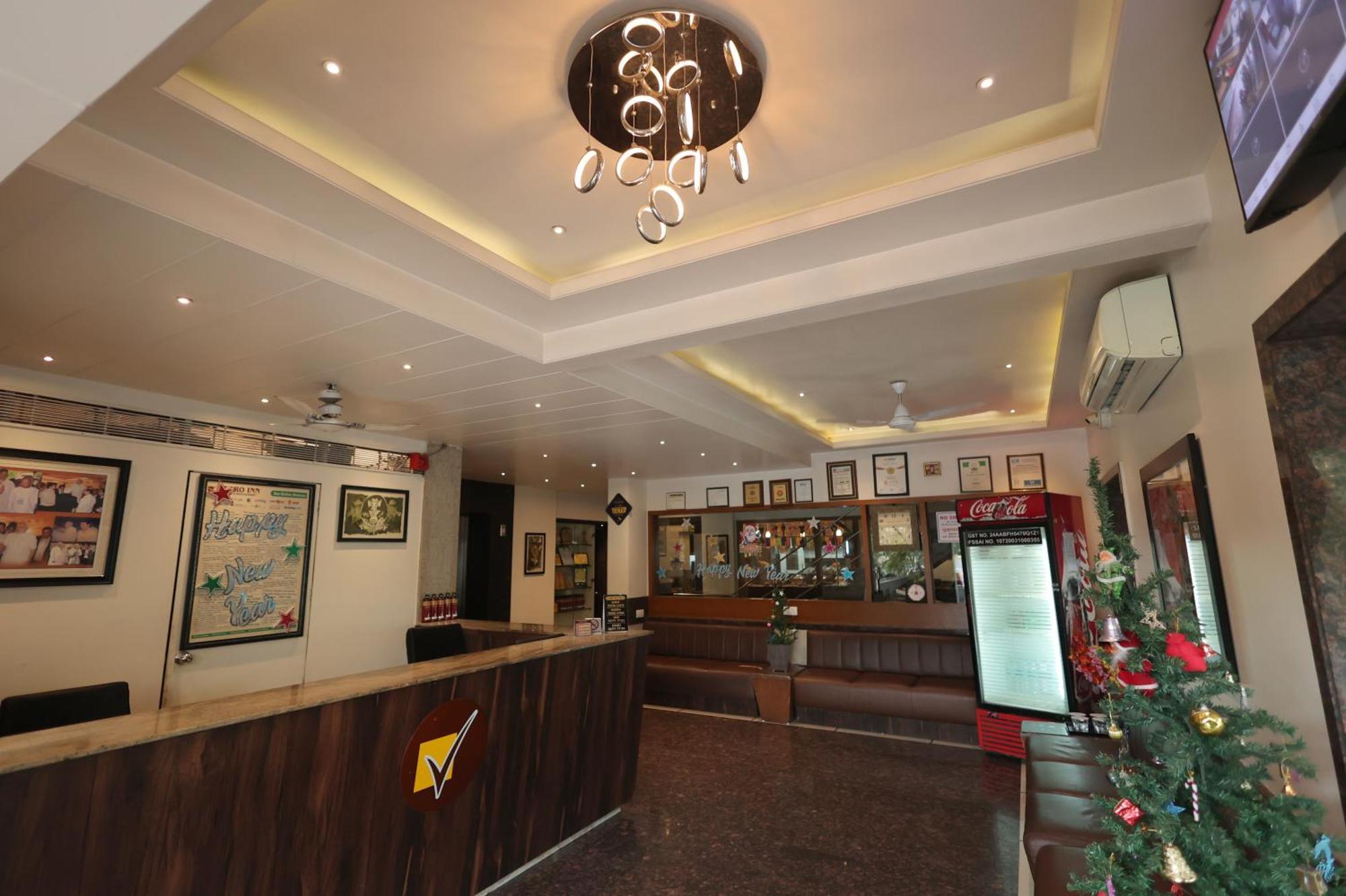 Hotel Vetro Inn Surat Ngoại thất bức ảnh